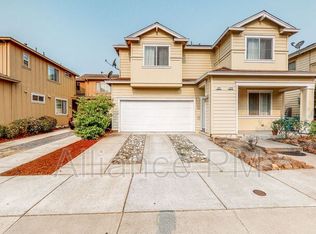 2221 Versailles St, Santa Rosa, CA 95403