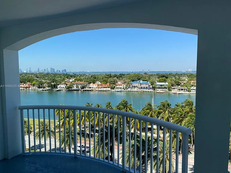 5401 Collins Ave #729 — Photo 24