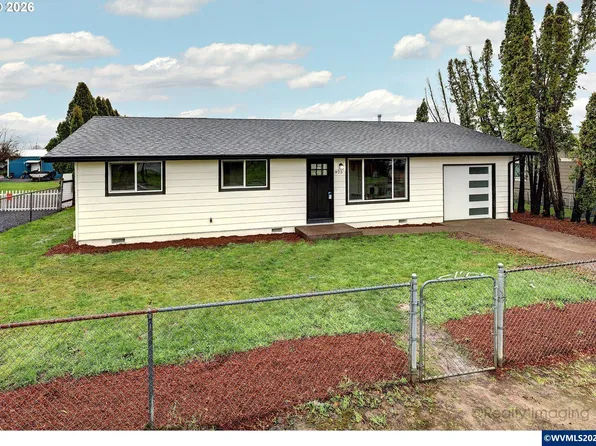 925 N Pershing St, Mount Angel, OR 97362