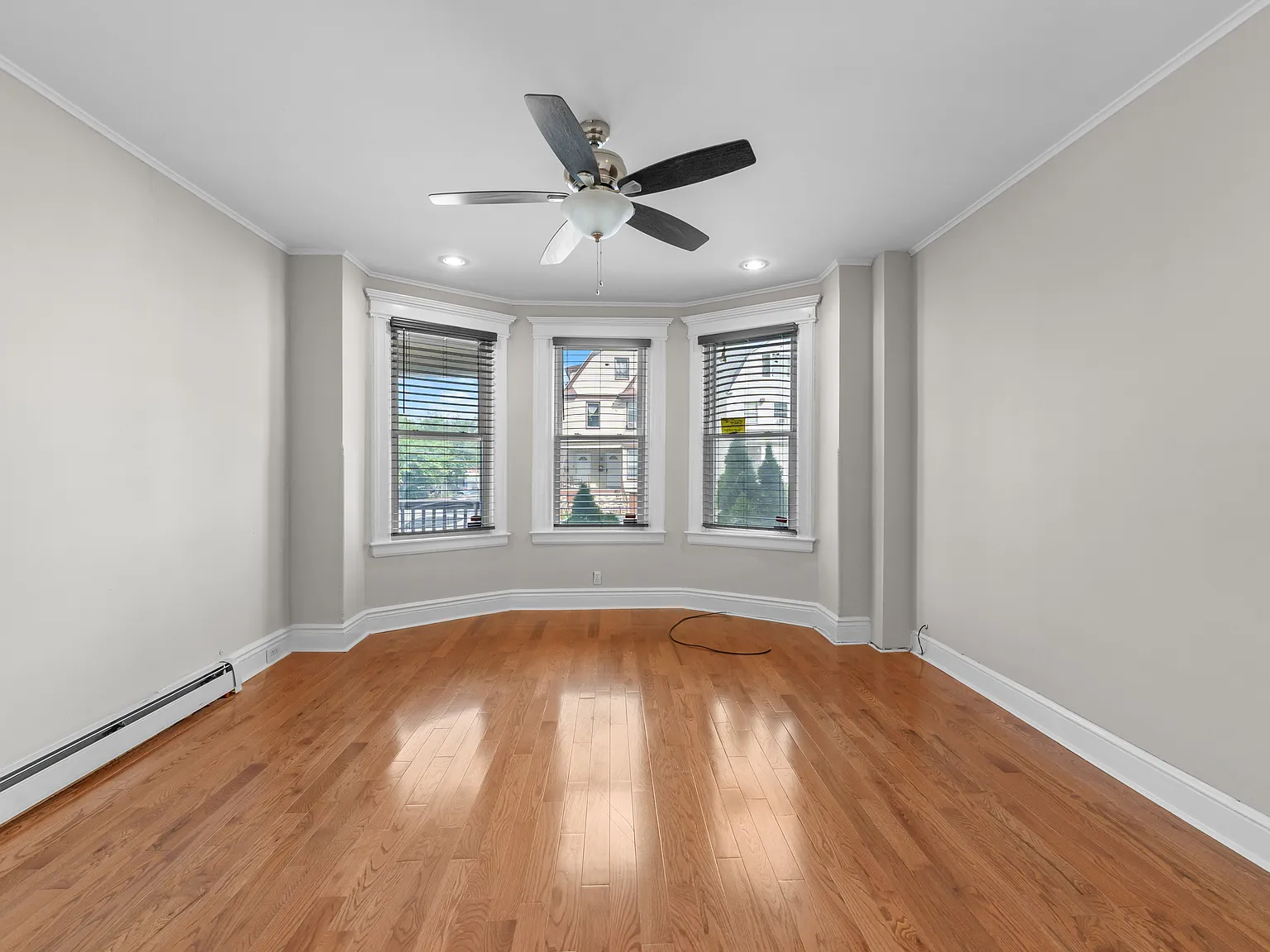 2 bed, 1200 sqft, $1,950 — Photo 2