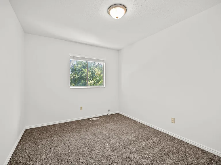 945 S Freedom Blvd #18 — Photo 20