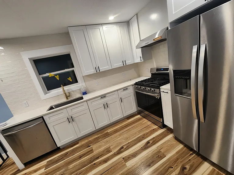 4504 Red River St #B — Photo 2
