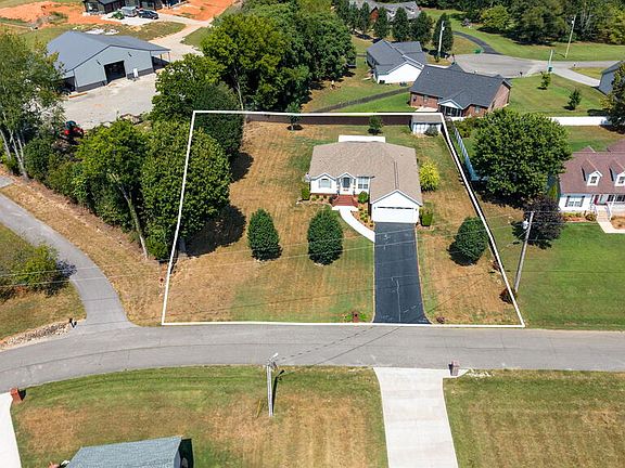 2nd image of 2169 Iris Ln