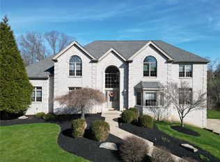 121 Bittersweet Cir, Venetia, PA 15367