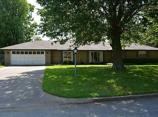 1637 Cartwright Cir, Springdale, AR 72762