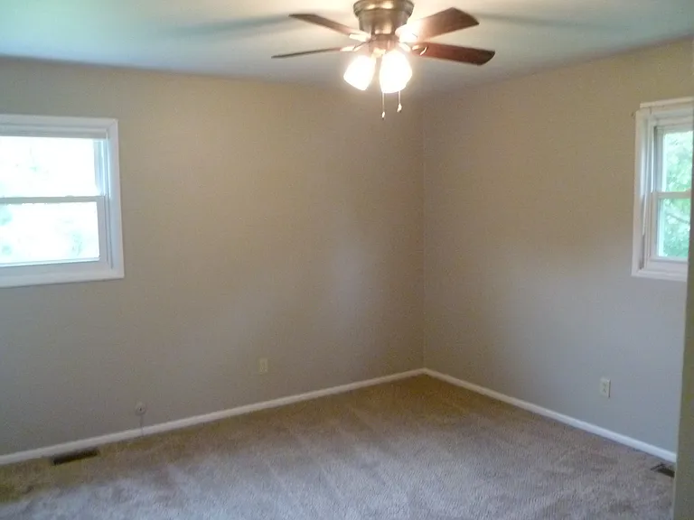 908 E Hereford Ave — Photo 8