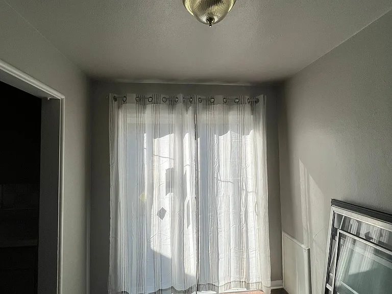 228 Arthur St — Photo 9