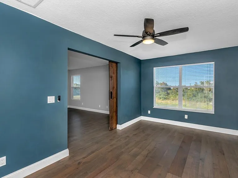 20058 Nob Oak Ave — Photo 24