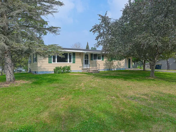 320 2nd St S, Eagle River, WI 54521