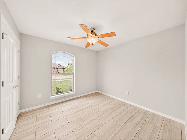 4556 W Croft Dr — Photo 16