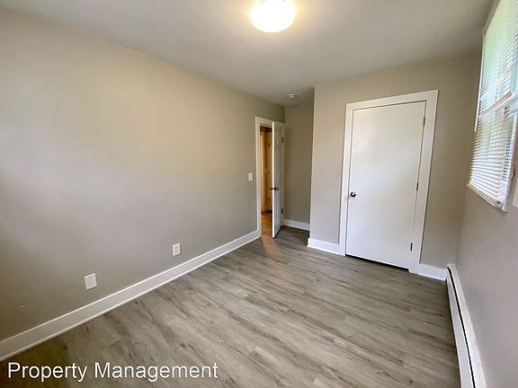 4th image of 1241 Hoffman Ave #3