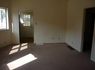 1940 S 1st St, Springfield, IL 62704