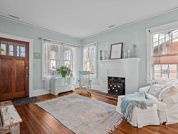 4th image of 1806 Ann Street