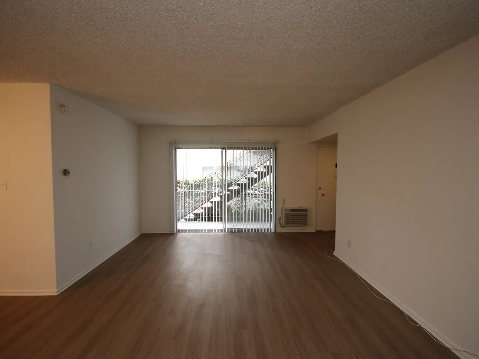 1 bed, 850 sqft, $1,875 — Photo 4