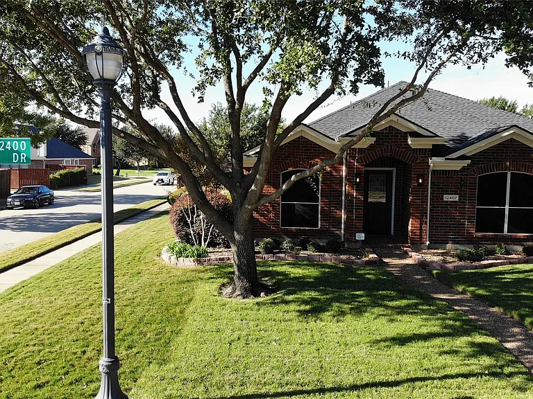 12407 Hawk Creek Dr — Photo 27
