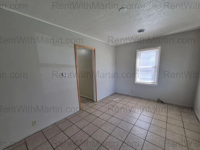 1132 Ackermant St — Photo 2