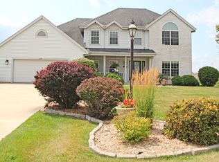12755 W Greenbriar Ln, New Berlin, WI 53151