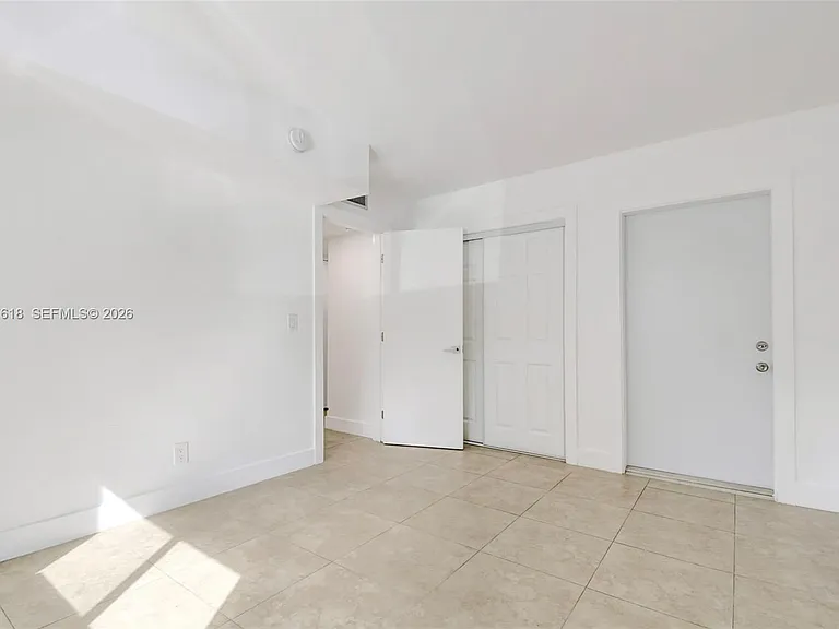 407 SE 9th Ct #1 — Photo 15