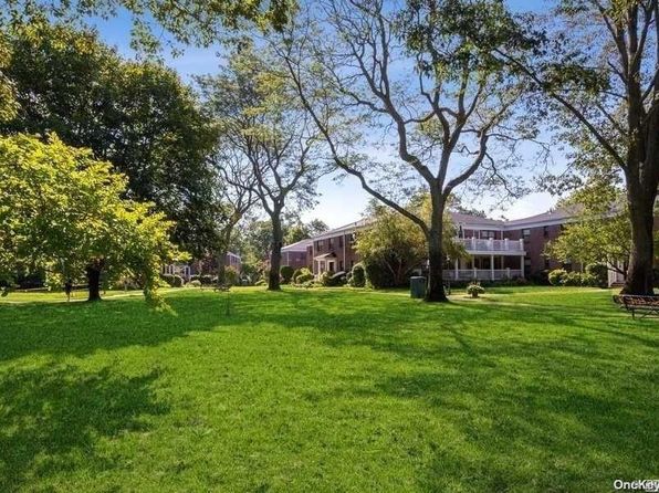 1213 E Broadway #B24, Hewlett, NY 11557