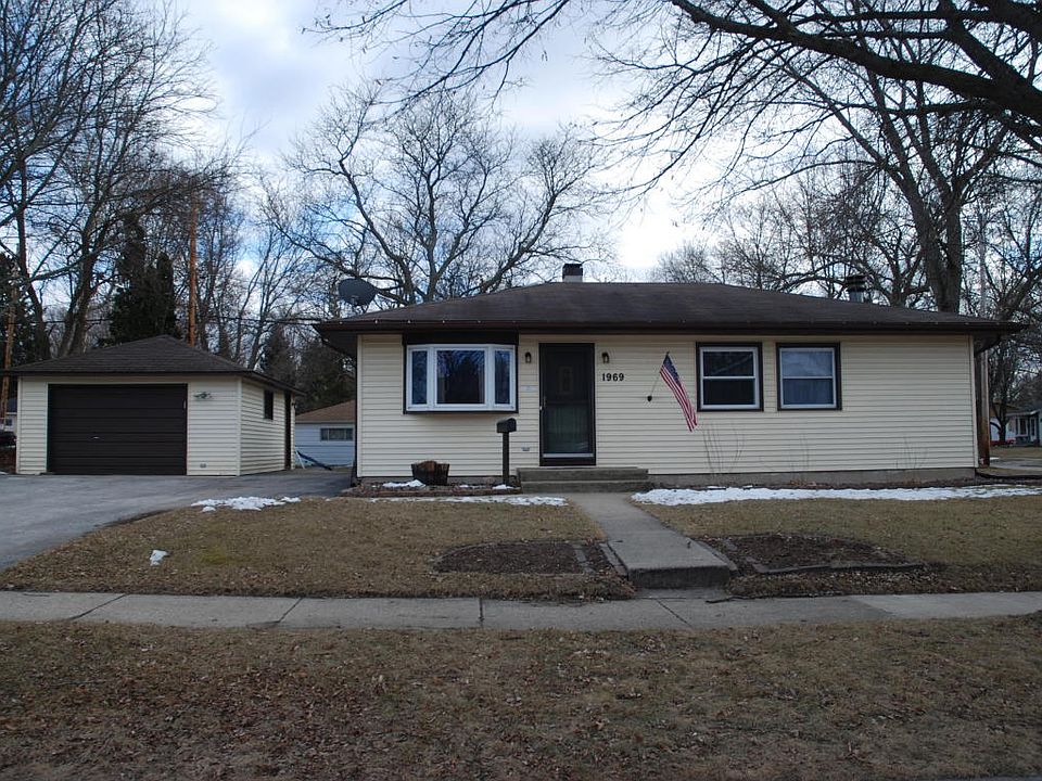 2nd image of 1969 Garland Ave