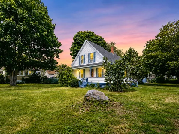429 Elm Street, Laconia, NH 03246