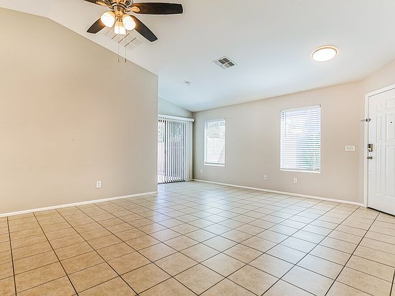 3rd image of 418 E Penny Ln