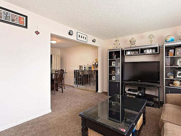 3rd image of 1378 Hunter Ct