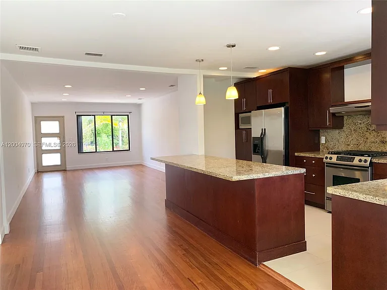 7750 Noremac Ave — Photo 4