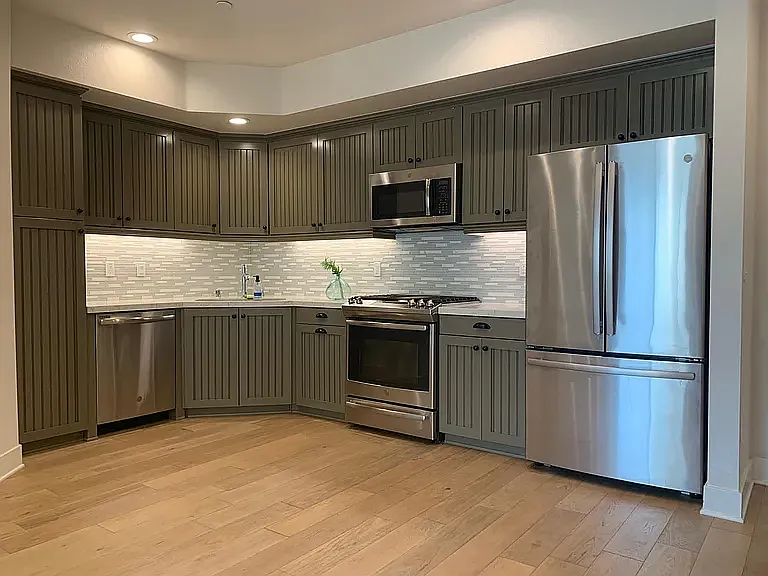 627 Deep Valley Dr #417 — Photo 2