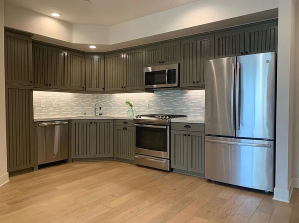 627 Deep Valley Dr #417