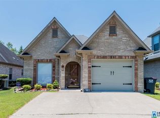55 Springdale Dr, Mount Olive, AL 35117