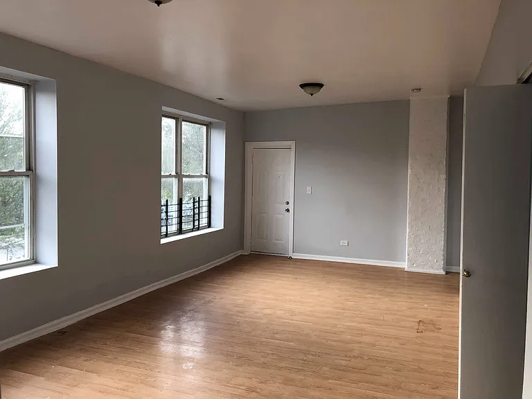 2917 W Cermak Rd — Photo 6