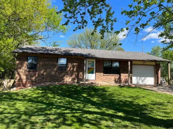 1519 N 6th St, De Soto, MO 63020