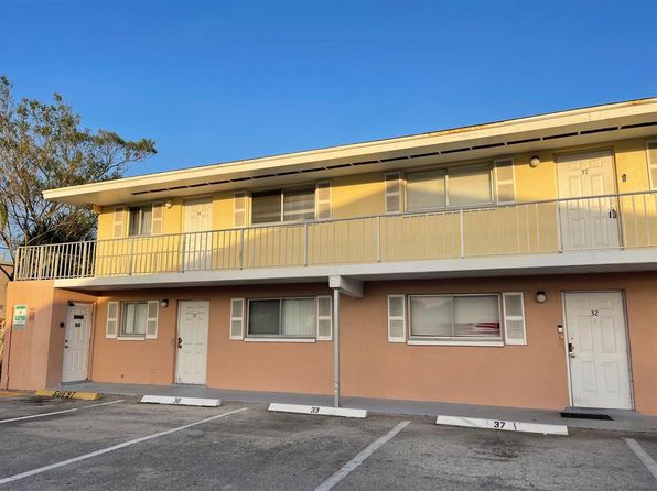 1501 Crescent Cir APT D37