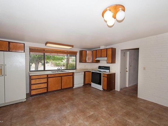 2nd image of 8425 E Balfour Dr