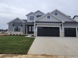 1009 Mount Carmel Rd, Bloomington, IL 61705