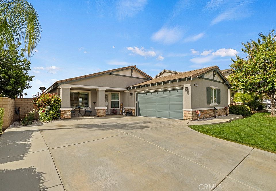 1st image of 23717 Cheyenne Canyon Dr