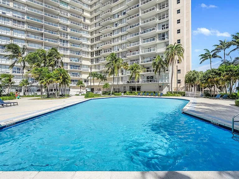 2451 Brickell Ave #6N — Photo 17