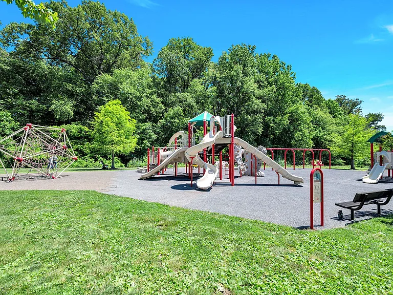 Camden Fallsgrove — Photo 33