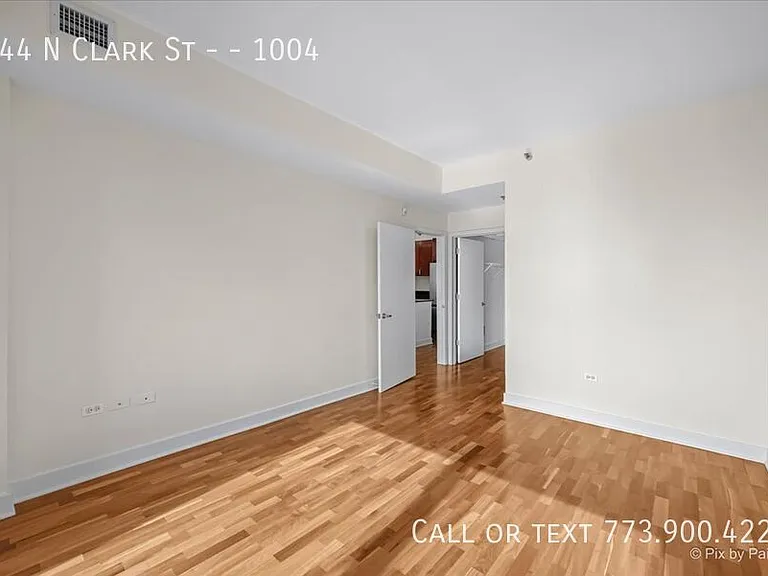 744 N Clark St #1004 — Photo 16