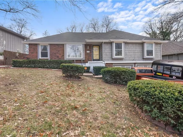 1301 E 98th Ter, Kansas City, MO 64131