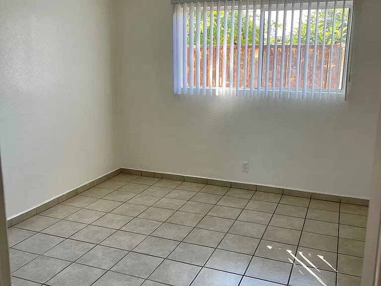 12126-12128 E Ferris Rd — Photo 6
