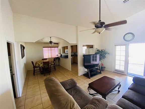 2nd image of 1458 E Los Olivos Dr