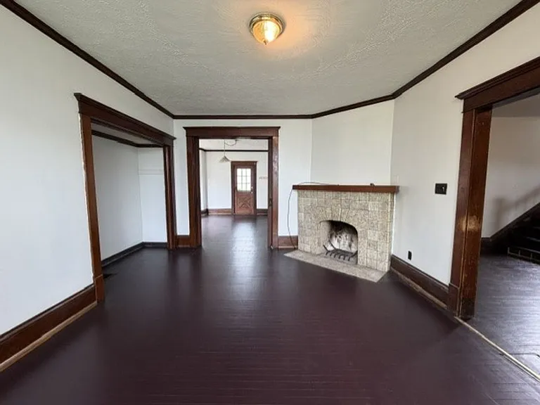 1518 Woodland Ave NW — Photo 3