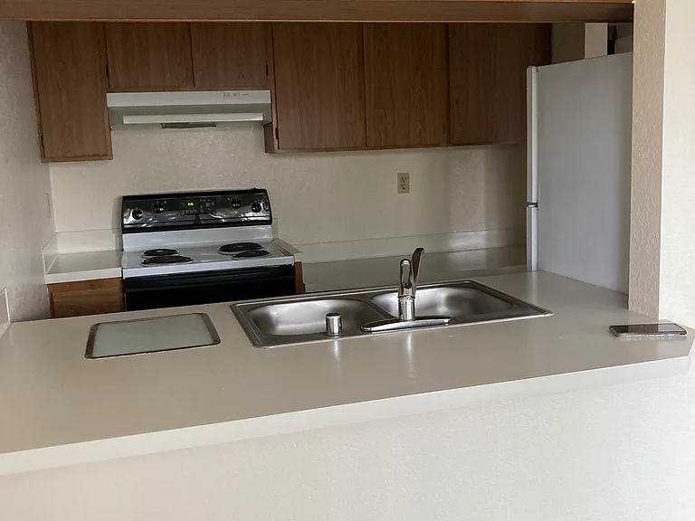 Madronas Apartments — Photo 24