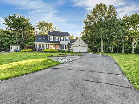 2nd image of 320 Kelly Dr