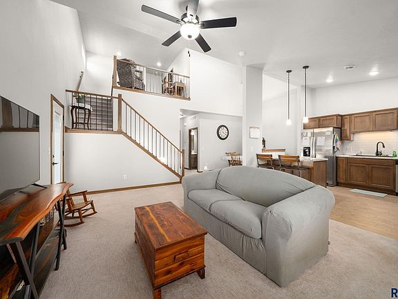 2nd image of 2800 S Julia Pl