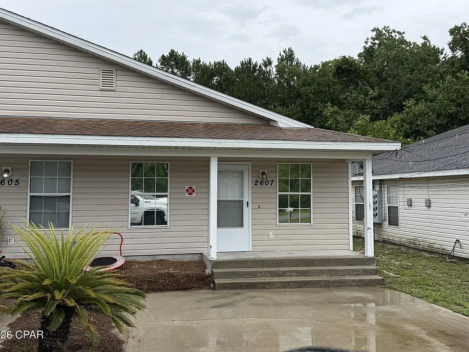 2613 Lagoon Knoll Dr