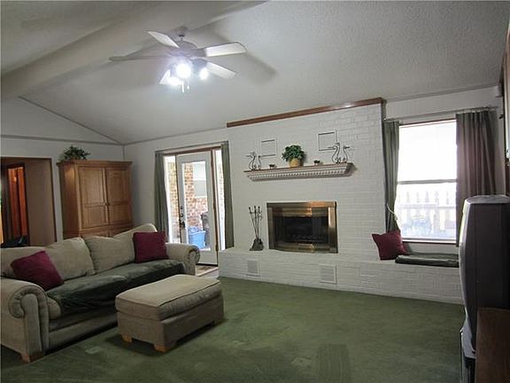 3rd image of 302 Almond Ln