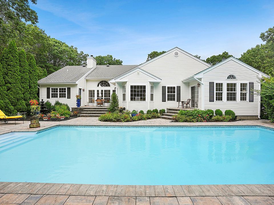 1st image of 100 Whippoorwill Ln
